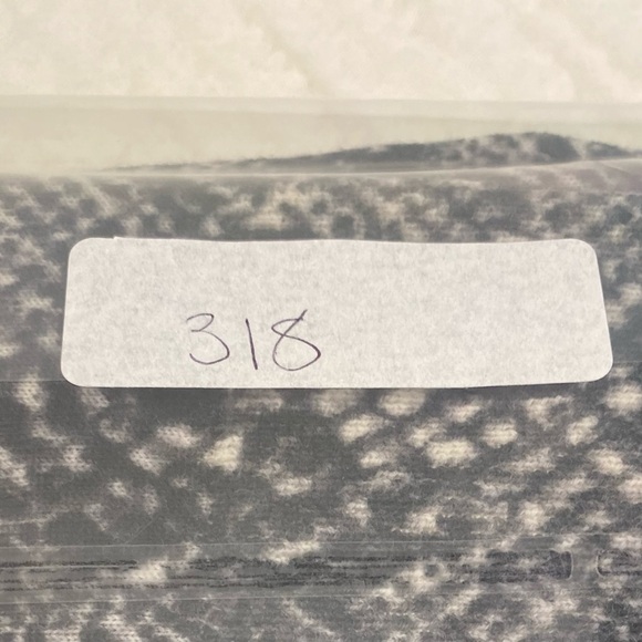 Talbots Black Gray Snake Print Long Sleeve Merino Wool Sweater Shirt LargePetite - Picture 16 of 16